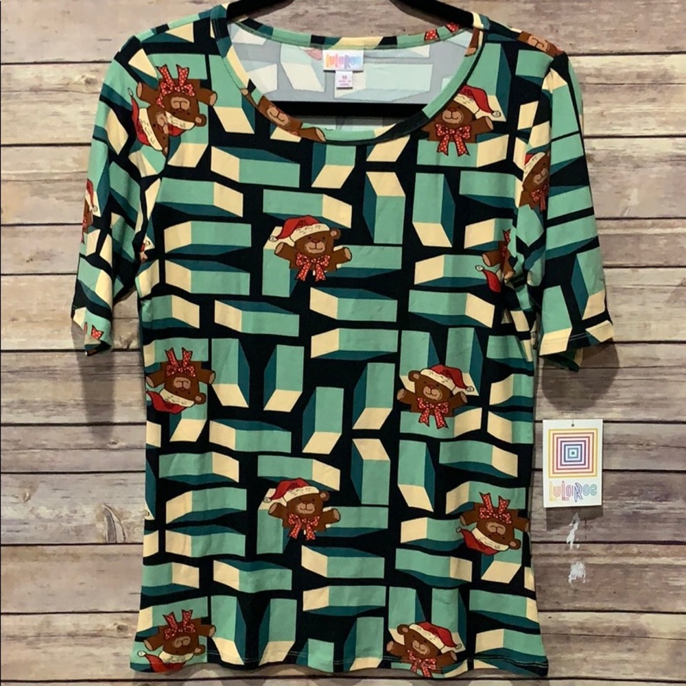 Gigi ❤️ LuLaroe top
